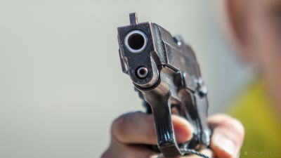 Полиция изъяла пистолет, которым опасный сосед угрожал челябинцу