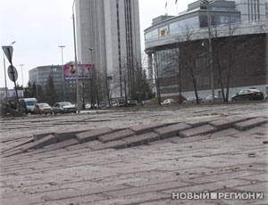 Екатеринбуржцы-пешеходы тоже стали жаловаться на дороги (ФОТО)