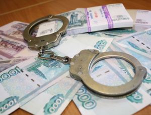 Сургутский бизнесмен пытался откупиться от полиции / Он дал взятку, желая избежать ответственности за торговлю алкоголем
