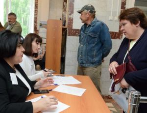 Жители Ханты-Мансийска озадачили врио главы Югры своими проблемами / Наталья Комарова провела личный прием горожан