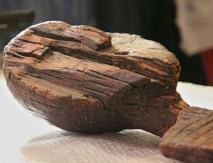 Скандал! Следственный комитет возбудил уголовное дело о повреждении древнейшей деревянной скульптуры – Шигирского идола
