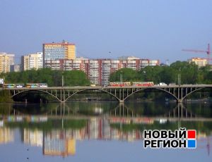 С завтрашнего дня дорожники закроют движение по Макаровскому мосту в Екатеринбурге по ночам