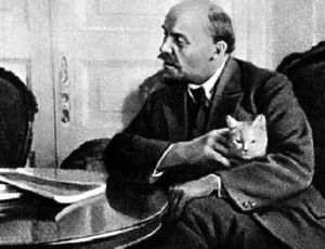 Современный Ленин: «в ссылке», с котиком и  Ди Каприо (ФОТО)