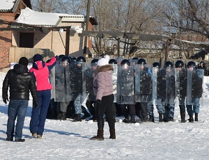 Полицейских Режа и Артемовского учили работать с «разбушевавшейся толпой» (ФОТО)