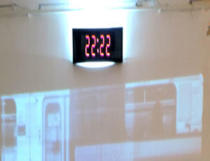 Путешествие во времени: в галерее «Окно» открылась выставка «22:22»