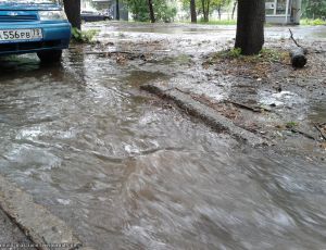 В Екатеринбурге из-за потопа на месяц закрывают улицу