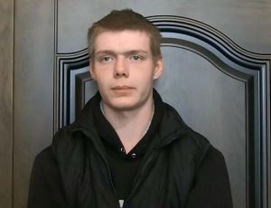 В Екатеринбурге задержали парня, подозреваемого в поджоге нескольких машин и автобуса (ФОТО)