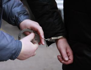 В Екатеринбурге отправили под суд серийного грабителя пункта микрозаймов