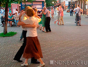 Аргентина – Челябинск: южноуральцы по вечерам танцуют на улицах танго (ВИДЕО)