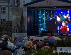 Венский фестиваль в Екатеринбурге стартовал под проливным дождем (ФОТО) / Австрийские музыканты вымокли, но отыграли всю программу