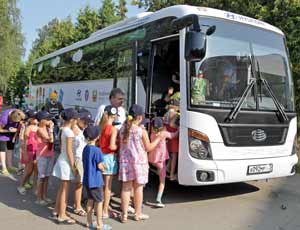 Сотрудники ГИБДД Челябинска уберегли детей от поездки на автобусе с пьяным водителем