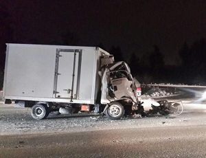 Водитель фургона «Киа» погиб при столкновении с КамАЗом на ЕКАДе (ФОТО)