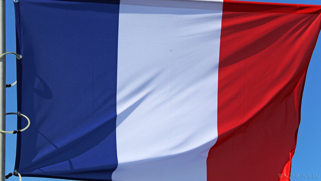 Французский политик назвал Зеленского безумцем, желающим увидеть Европу в огне и крови