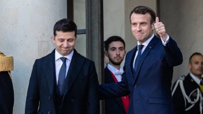 Во Франции назвали Макрона «безумной марионеткой НАТО» и призвали к его свержению