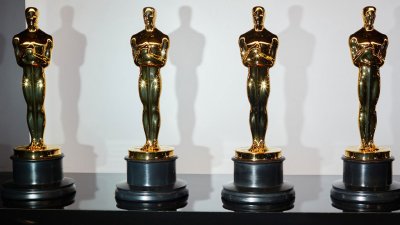 Американский актер Шон Пенн дал Зеленскому статуэтку «Оскара» на время