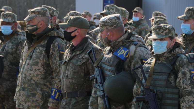 В Киеве заявили о сотнях тысяч украинцев, пытающихся избежать мобилизации