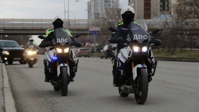 Мотополицейские вышли на дороги следить за байкерами (ФОТО)