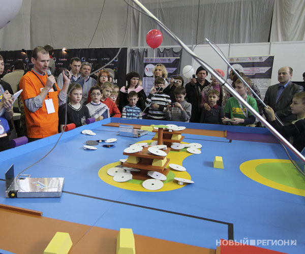 Новый Регион: Роботы-пираты и робот-охранник атомных объектов продемонстрированы в Екатеринбурге (ФОТО, ВИДЕО)