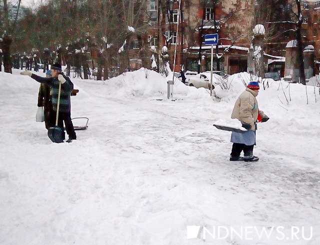 Новый Регион: Екатеринбург борется с последствиями сильного снегопада (ФОТО)