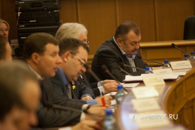 Новый Регион: Екатеринбургские депутаты заскучали на первом после зимних каникул заседании (ФОТО)