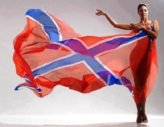 Новый Регион: Комсомолки в белье, единоросски топлес и патриотки в костюмах школьниц (ФОТО)