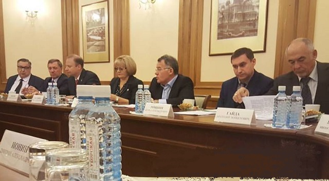 Свердловские народные избранники рассмотрят изменения в Устав области на внеочередном собрании