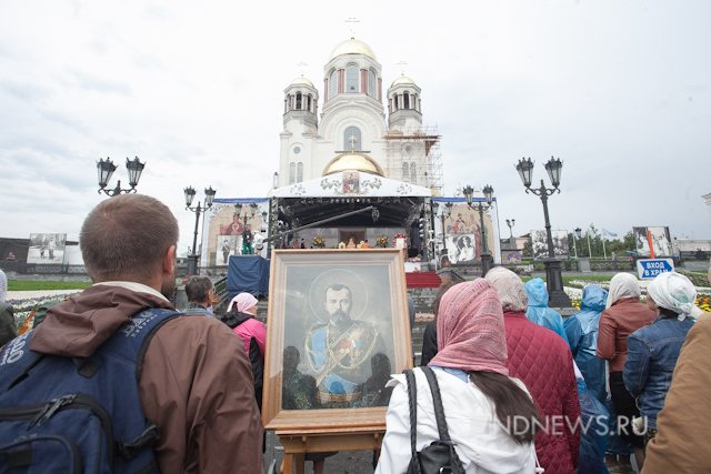 Новый Регион: Царские дни в Екатеринбурге – сотни православных поселились в палатках в центре города (ФОТО)