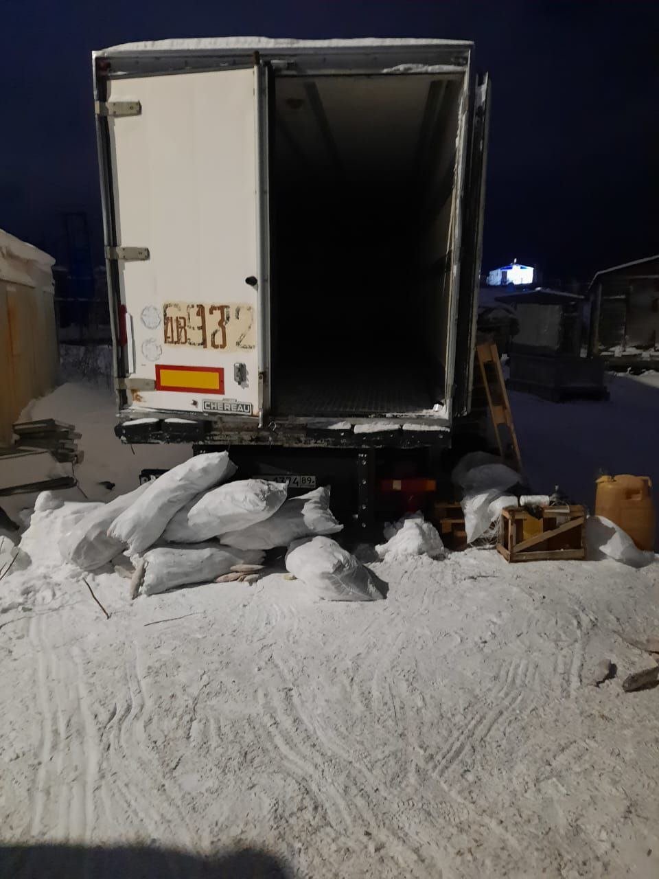 В Тазовском сотрудники ФСБ нашли 5 тонн нелегальной рыбы