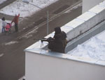 Отважные екатеринбуржцы фотографируют снайперов на крышах домов (ФОТО) / Уральцам не рекомендовали выглядывать из окон и пользоваться оптикой