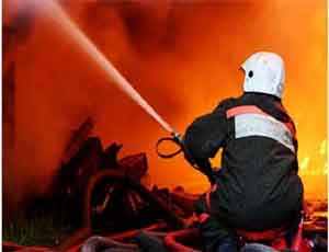 Почти 70 пожарных тушили столярную мастерскую на Эльмаше