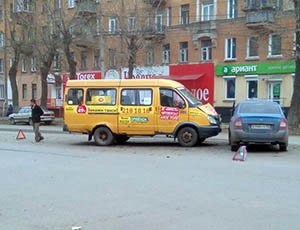В Челябинске маршрутка врезалась в «Ладу» (ФОТО)