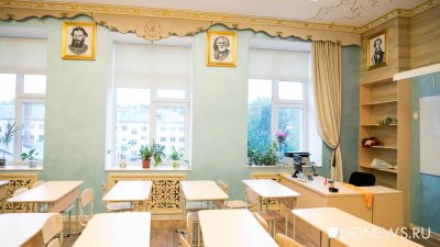 Школьники написали самый массовый ЕГЭ: в Свердловской области его сдавали 17 тысяч человек
