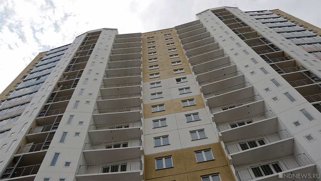 Градсовет Екатеринбурга согласовал Ананьеву-младшему «некий объект в 33 этажа» / Который из делового центра вдруг превратился в жилой дом