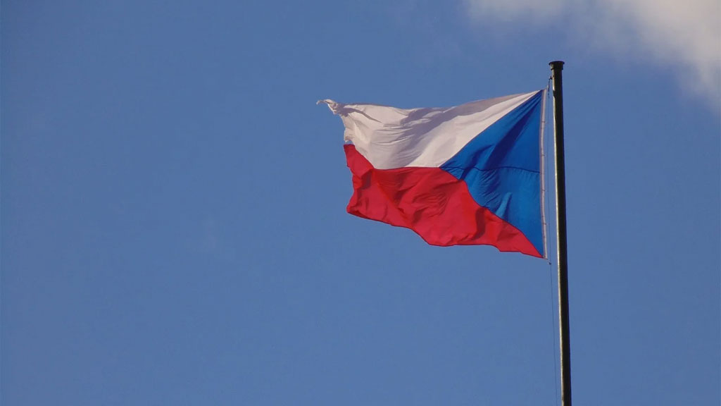 Чехия идет на дальнейшее обострение: Прага хочет разорвать договор о дружбе с Россией