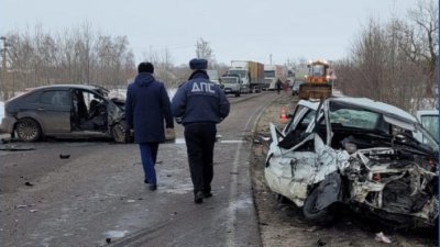 Женщина с двумя детьми погибла в ДТП под Воронежем