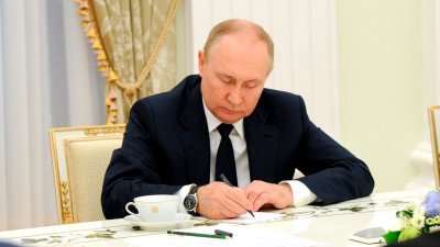 Путин подписал указ о выплате 195 тысяч рублей контрактникам, участвующим в СВО