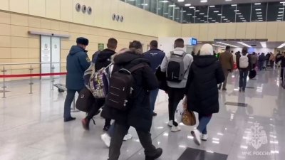 Борт МЧС доставил в Москву еще 117 эвакуированных россиян