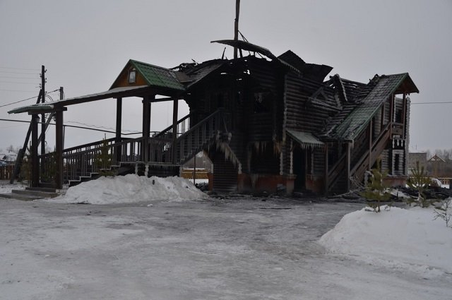 Новый Регион: В Артемовском из-за праздничного фейерверка сгорела православная церковь (ФОТО)