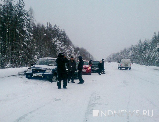 Новый Регион: На Серовском тракте крупная авария – столкнулись 14 машин (ФОТО)