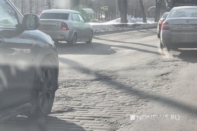 Новый Регион: Из-за капризов погоды в Екатеринбурге асфальт сошел раньше срока (ФОТО)