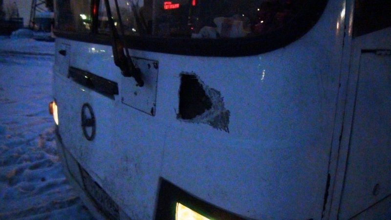 Новый День: В Екатеринбурге водителя раздавило собственным автобусом (ФОТО)