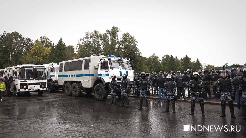 Новый День: Полиция выпустила задержанного на митинге сторонников Навального экс-мэра Ройзмана (ФОТО)