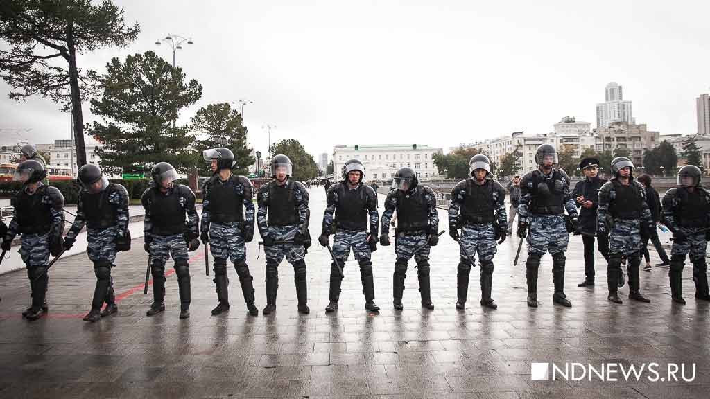 Полиция выпустила задержанного на митинге сторонников Навального экс-мэра Ройзмана (ФОТО)