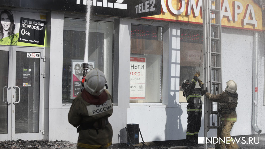 Пожарные спасли мужчину из горящего дома на Вайнера