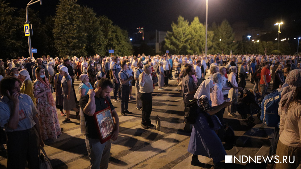Тысячи паломников тесной колонной отправились в Крестный ход: началось главное событие Царских дней (ФОТО)