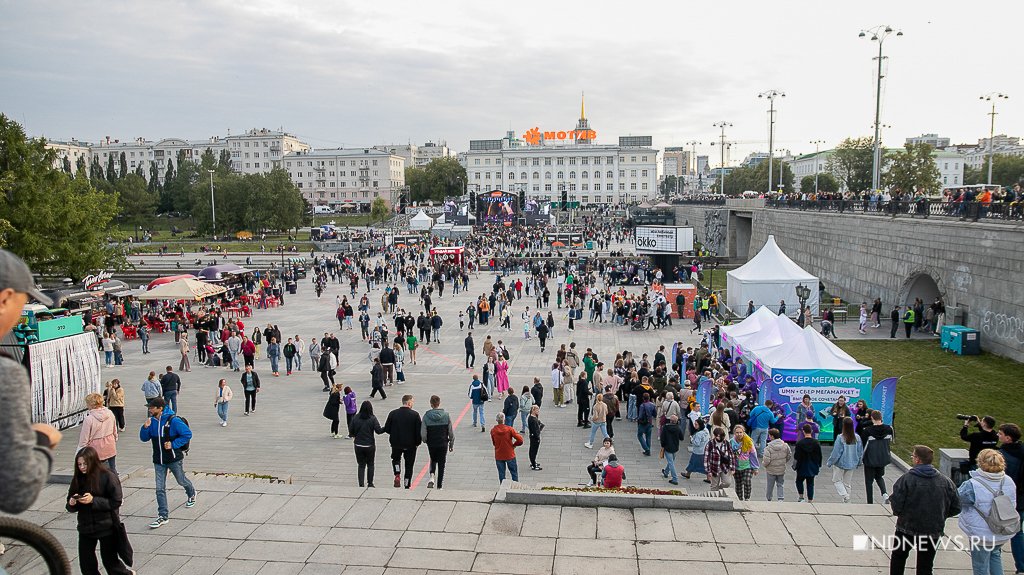 Очереди, аншлаг и очень много музыки: как прошел главный фестиваль года в Екатеринбурге (ФОТО)