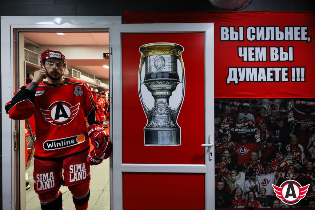Фантастический хоккейный камбэк в Екатеринбурге: «Автомобилист» сравнивает счет с «Металлургом» в полуфинале Кубка Гагарина (ФОТО)