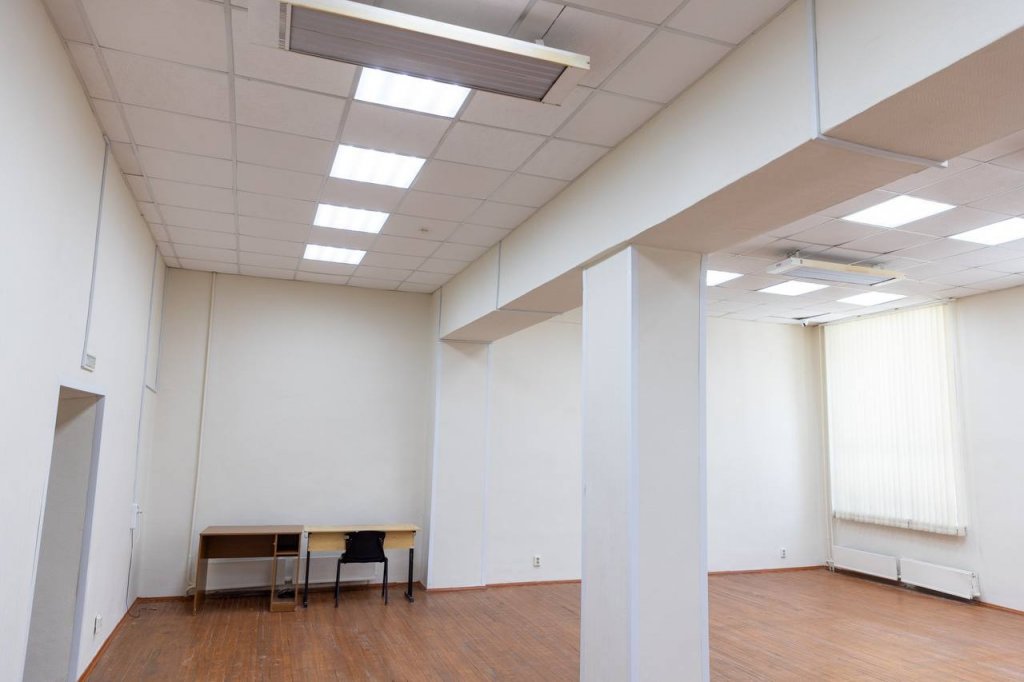 Новый День: Алексей Вихарев потратил полмиллиона на ремонт: актовый зал в педуниверситете стал как новый (ФОТО)