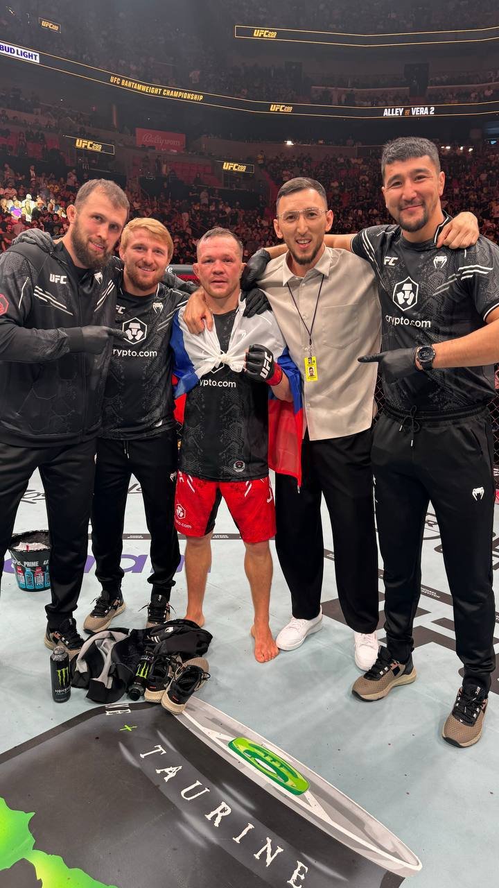 Новый День: Уральский боец Петр Ян вернулся в UFC с победой